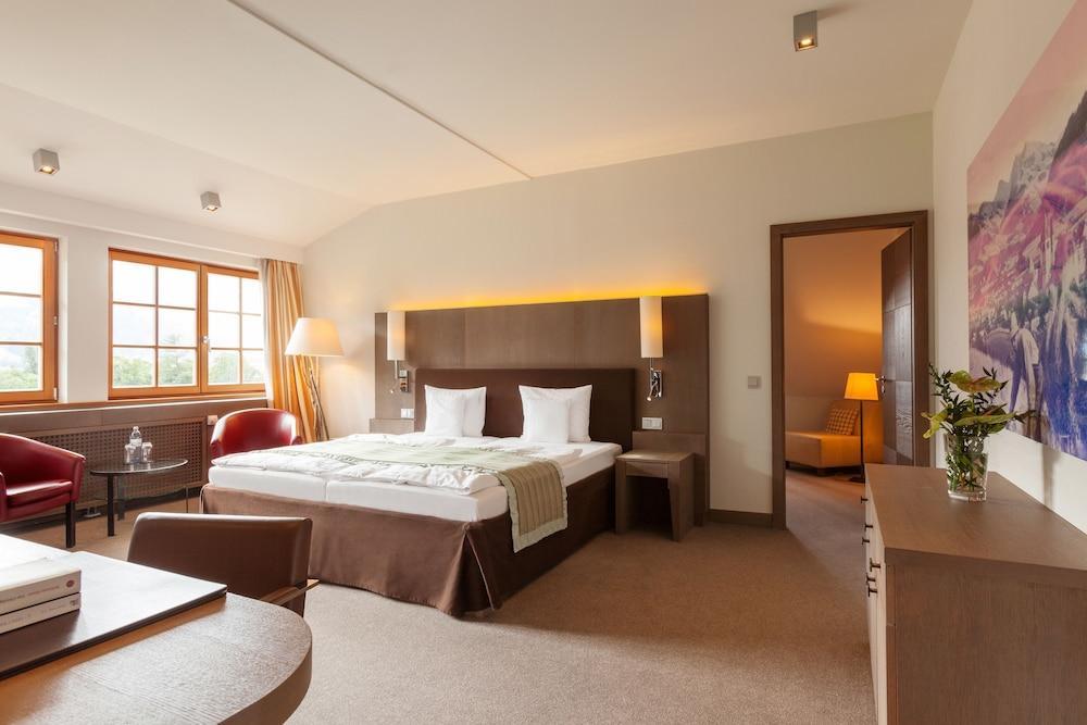 Schlosshotel Kitzbuehel A-Rosa Collection 외부 사진 A typical hotel room