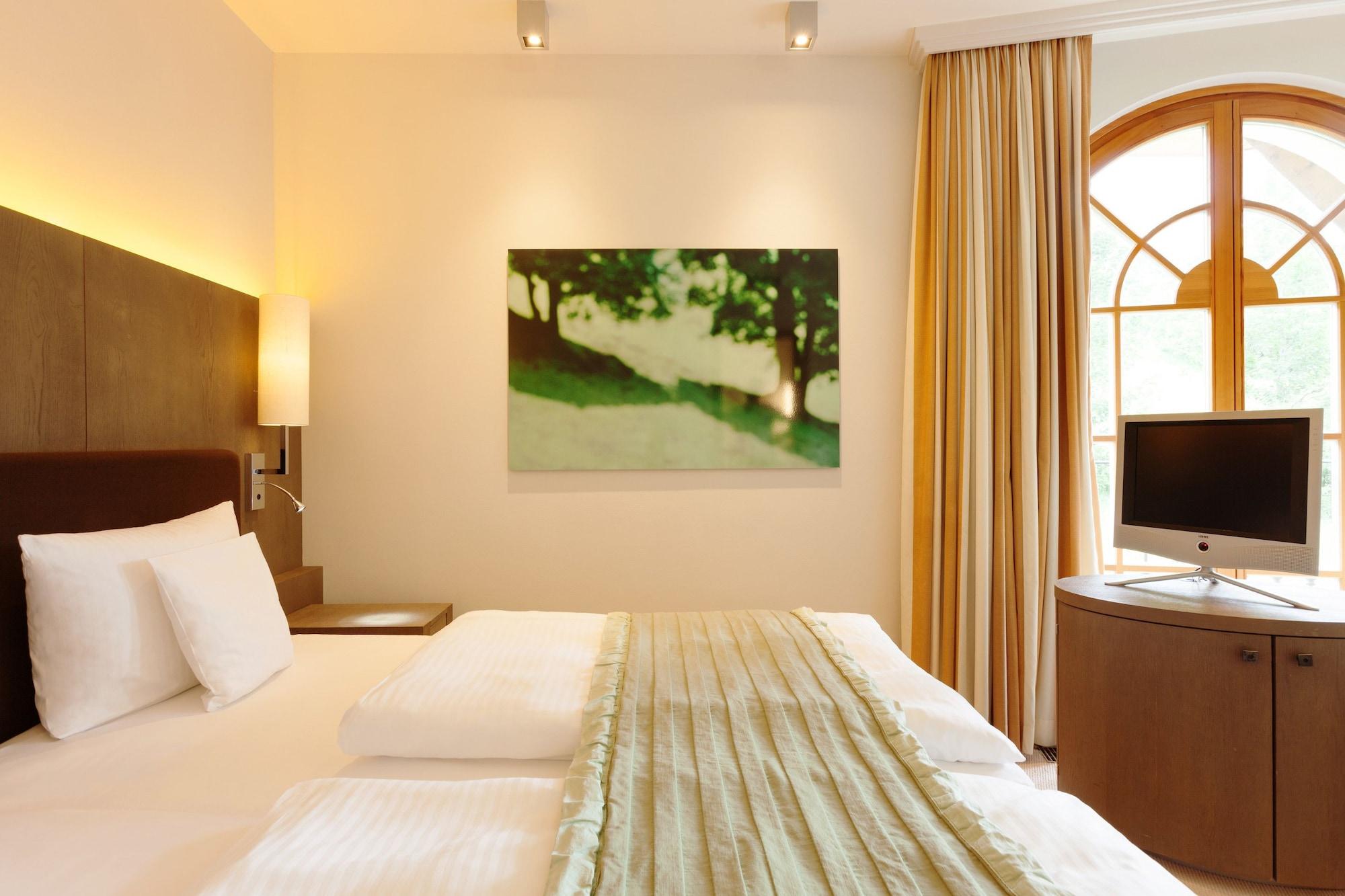 Schlosshotel Kitzbuehel A-Rosa Collection 외부 사진 A room at the Hotel Waldhaus Flims