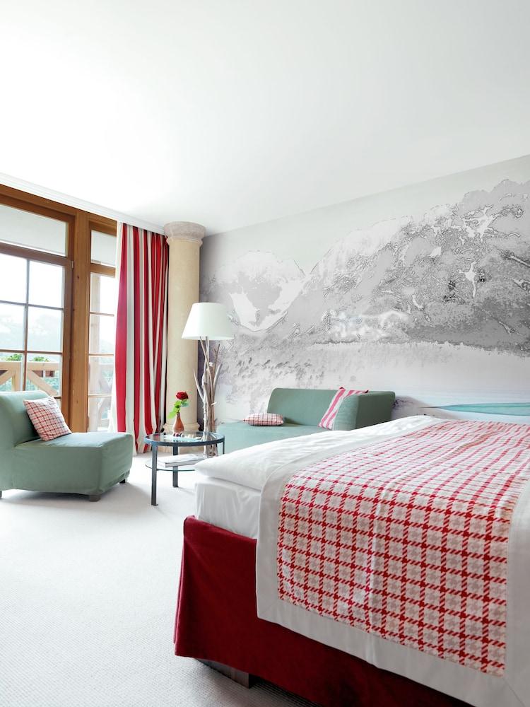 Schlosshotel Kitzbuehel A-Rosa Collection 외부 사진 A room at the Hotel Axelmannstein