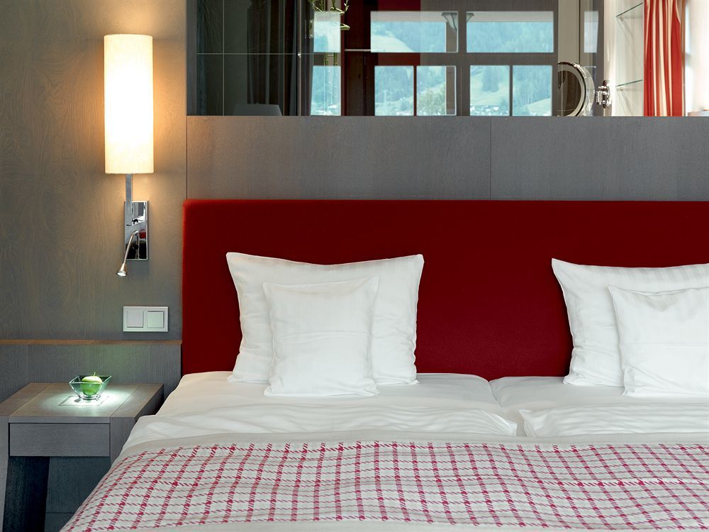 Schlosshotel Kitzbuehel A-Rosa Collection 외부 사진 A room at the hotel