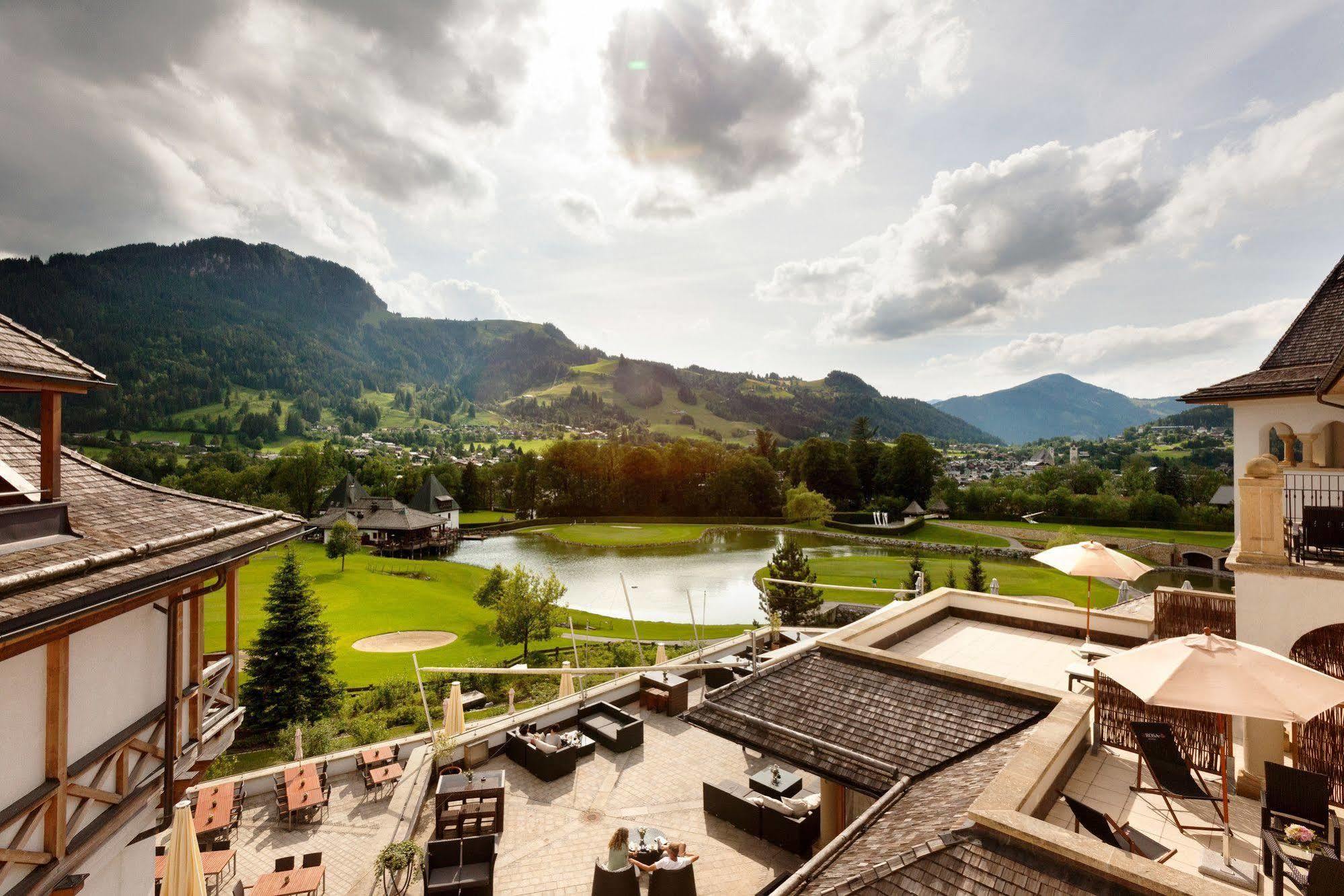 Schlosshotel Kitzbuehel A-Rosa Collection 외부 사진 View of the town