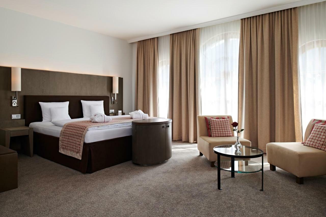 Schlosshotel Kitzbuehel A-Rosa Collection 외부 사진 A room at the hotel